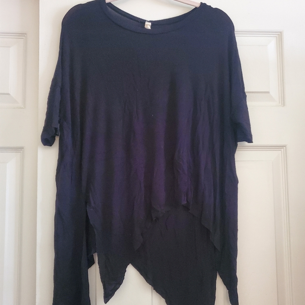 Different length, high low black t shirt